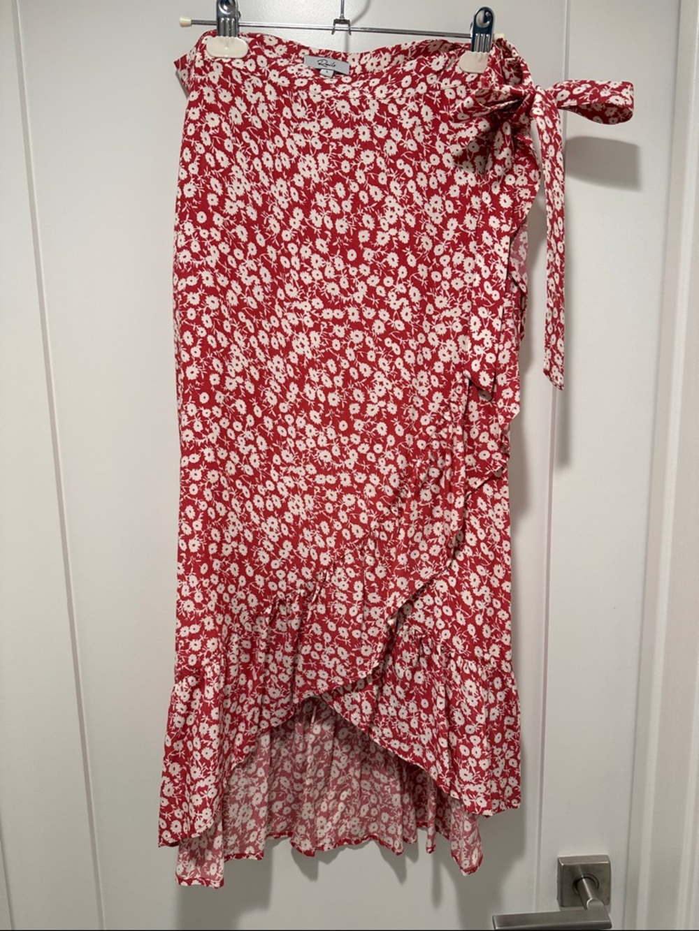 Rails Neptune scarlet camellia skirt size L.